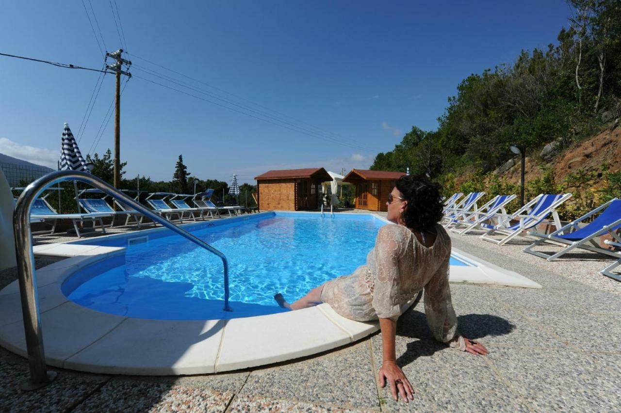 Vacanzamaredue 2 Residence Marina di Campo Exterior photo
