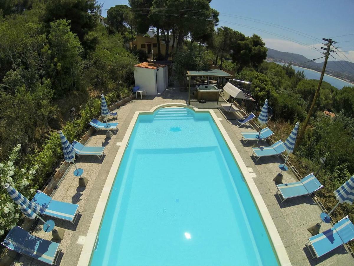 Vacanzamaredue 2 Residence Marina di Campo Exterior photo